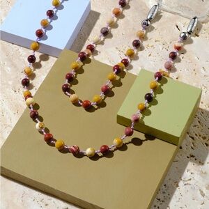 EUC OSSA NYC CROSSBODY AGATE GEMSTONE PHONE CHAIN